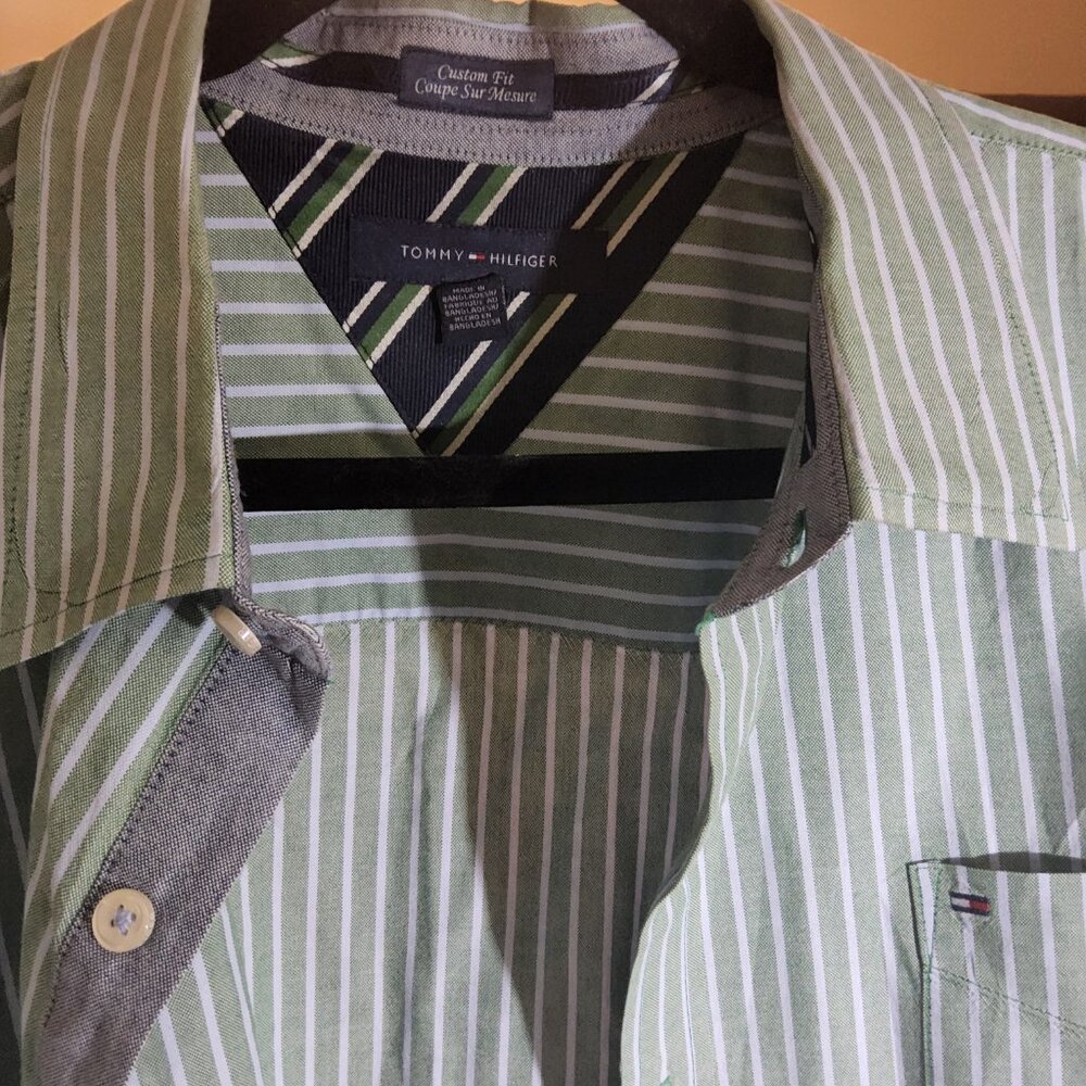 Long sleeve Tommy hilfiger custom fit button down dress shirt